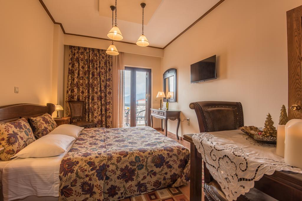 Marianna'S Home Accommodation Karpenisi Room photo